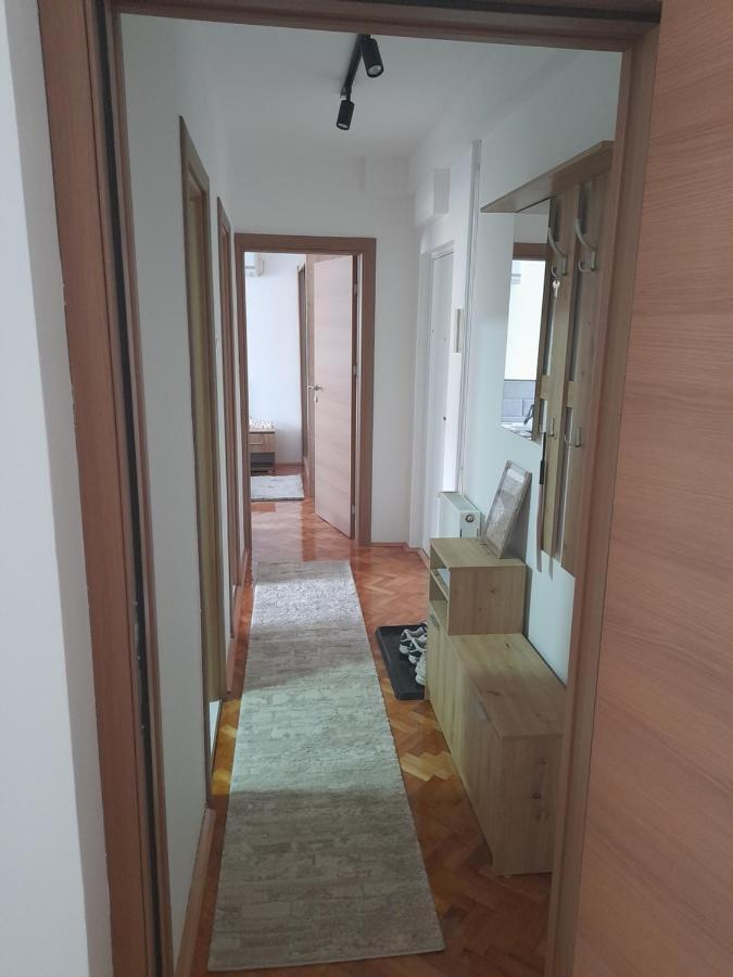 Holiday Apartaments 2 Ni Exterior foto